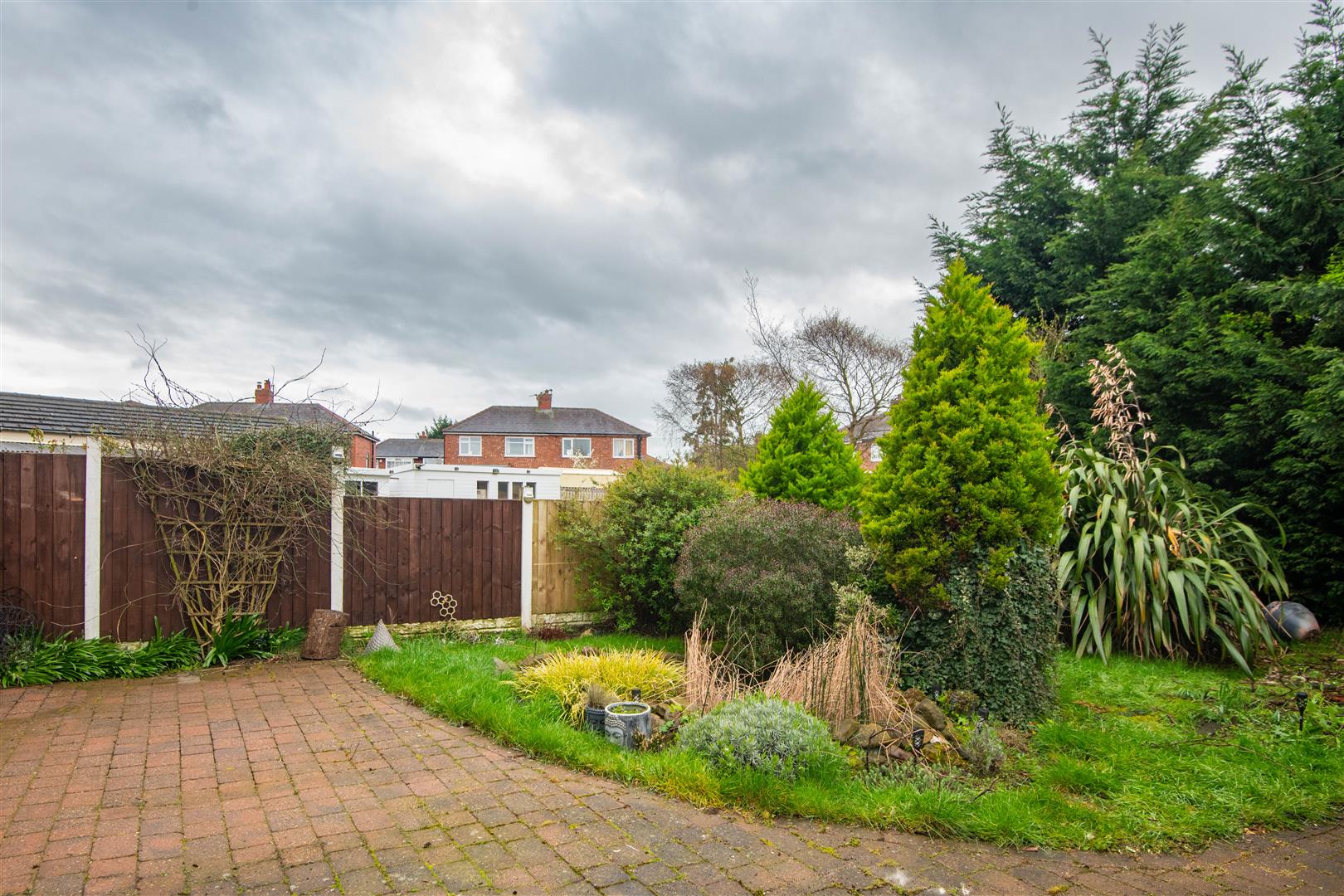 Elm Avenue, Preston